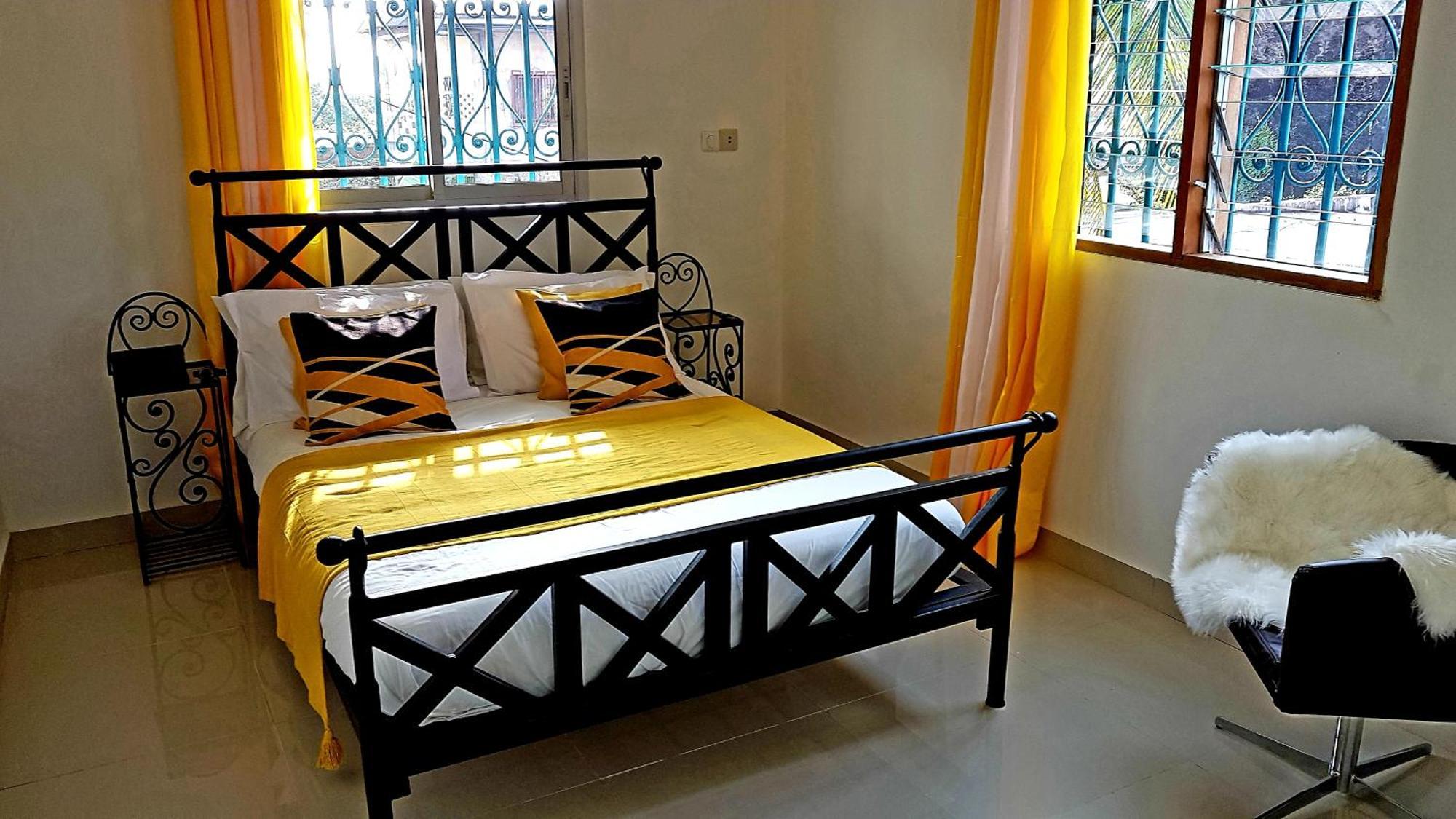 Appartement Makepe Bm 2 ดูอาลา ภายนอก รูปภาพ