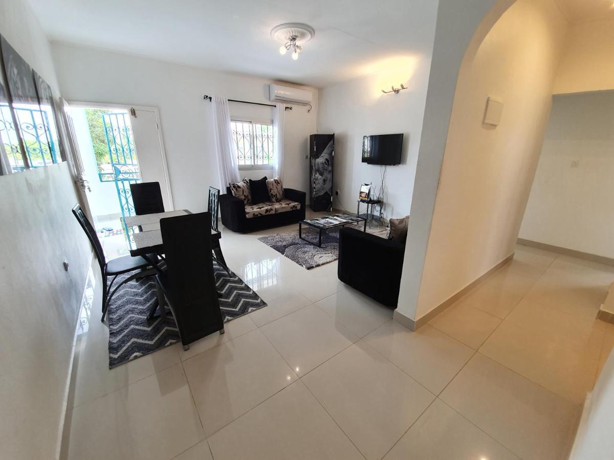 Appartement Makepe Bm 2 ดูอาลา ภายนอก รูปภาพ